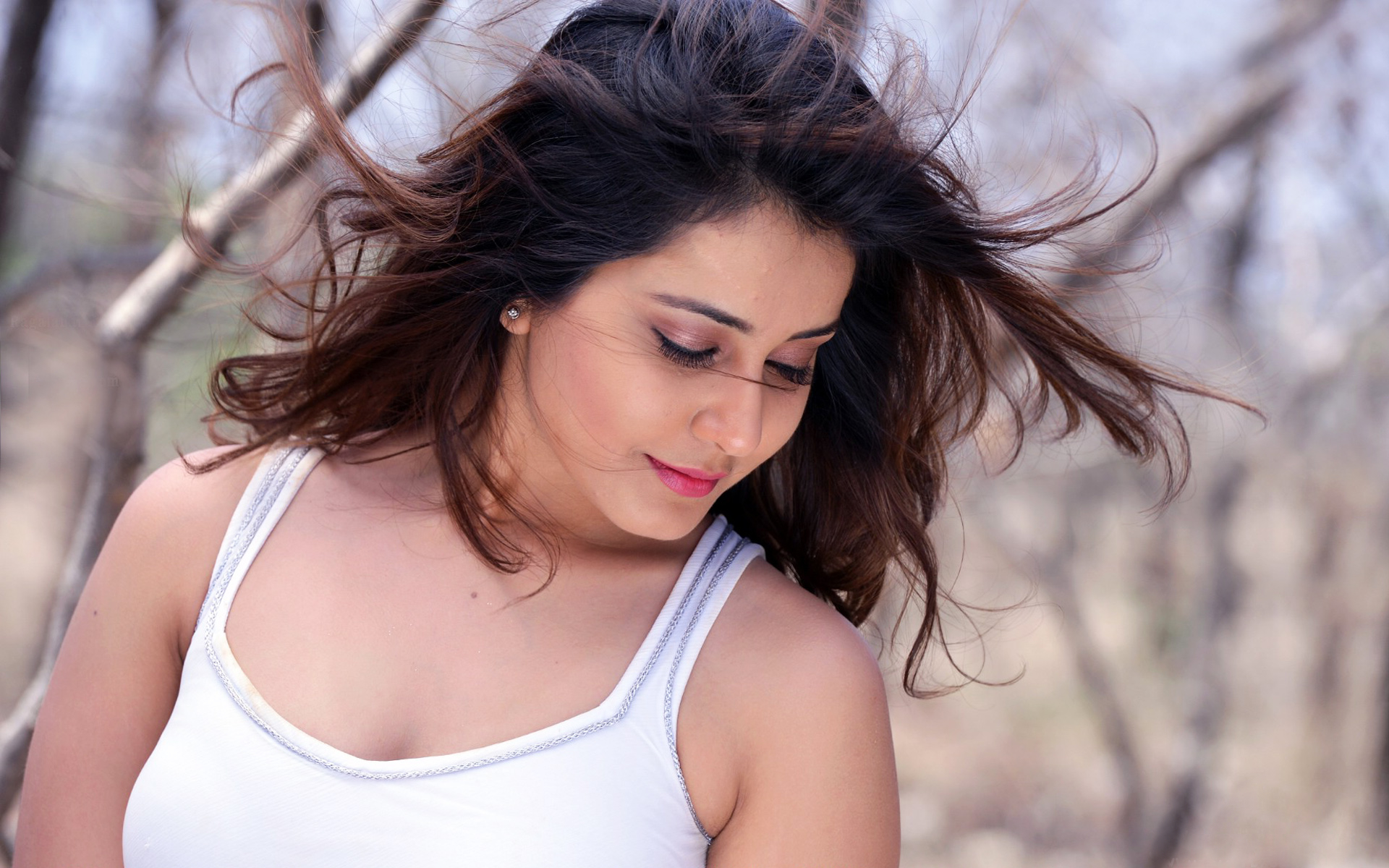 Rashi Khanna HD Wallpaper Download 2