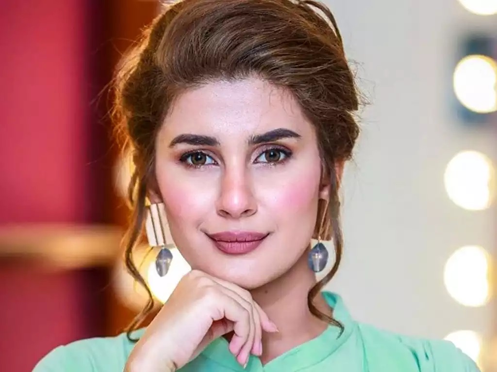 Kubra Khan Hot Wallpapers